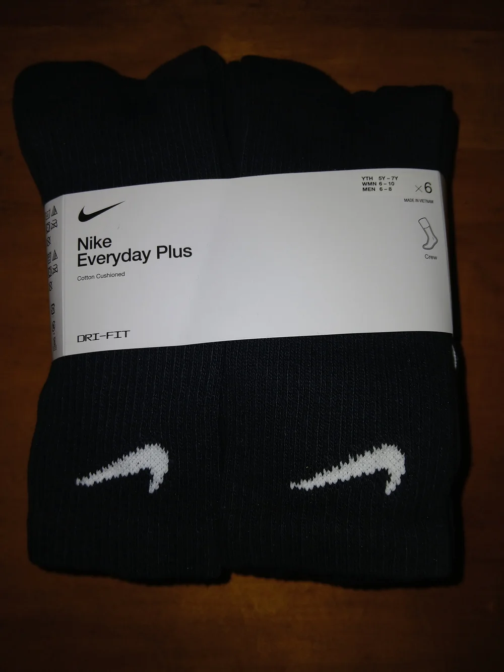 Nike Everyday Plus Dri-FIT Crew Socks - Black with White Swoosh (6-Pack)